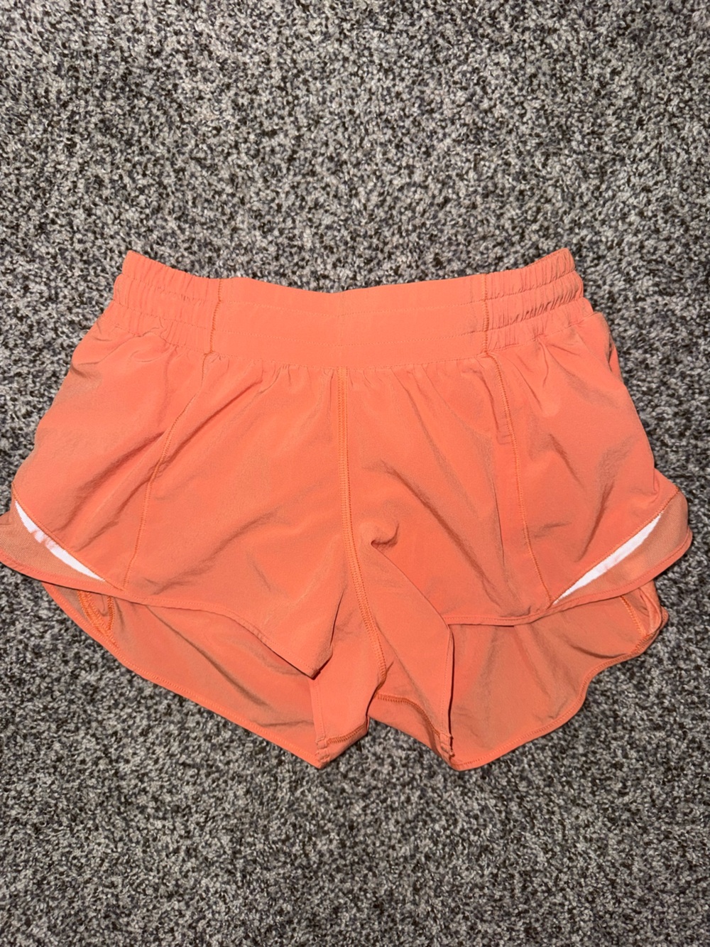 Lululemon Hotty Hot Low-Rise Lined Short 2.5"